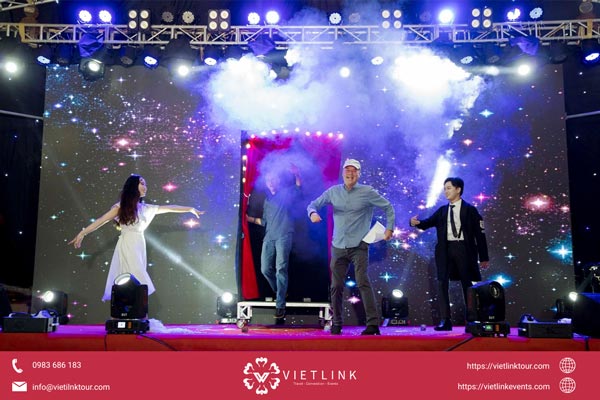 Gala Dinner cho công ty là bữa tiệc trang trọng Chương trình Gala Dinner cho công ty – Giải pháp gắn kết