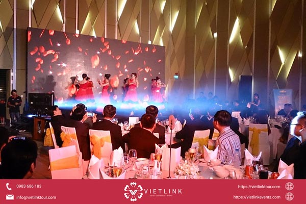 Tổ chức Gala Dinner cuối năm chuyên nghiệp - VietLink Events