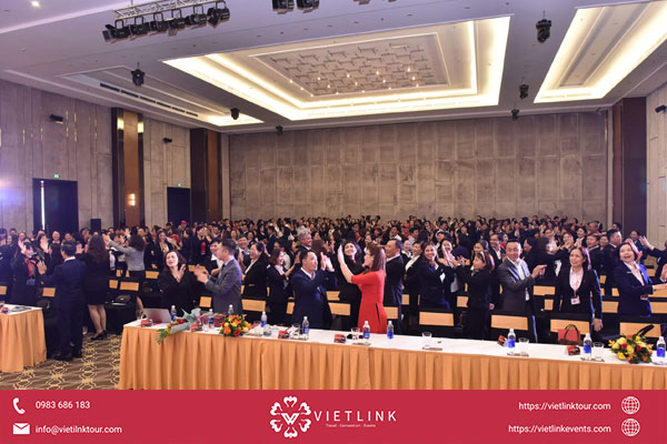 Tổ chức hội nghị khách hàng kết hợp với tiệc nhẹ trọn gói