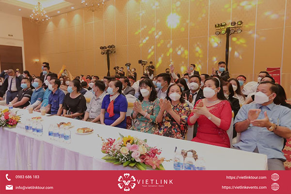 Quy trình tổ chức hội thảo kết hợp tiệc teabreak tại VietLink Event Tổ chức Hội Thảo kết hợp tiệc Teabreak chuyên nghiệp - trọn gói