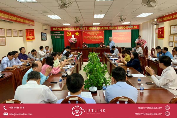 Tổ chức hội nghị kết hợp tọa đàm chuyên đề - VietLink Events