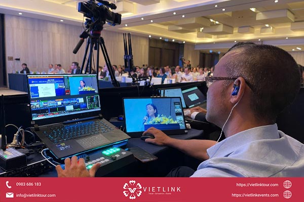 Thiết bị và giải pháp hỗ trợ tại VietLink Events Tổ chức hội thảo kết hợp livestream trực tuyến chất lượng – VietLink Events