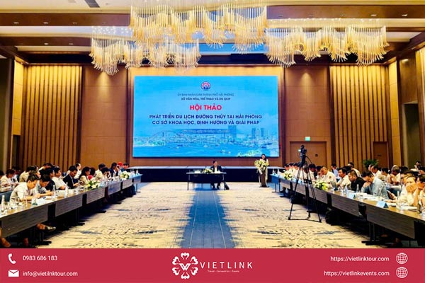 Tổ chức hội thảo kết hợp trưng bày sản phẩm – VietLink