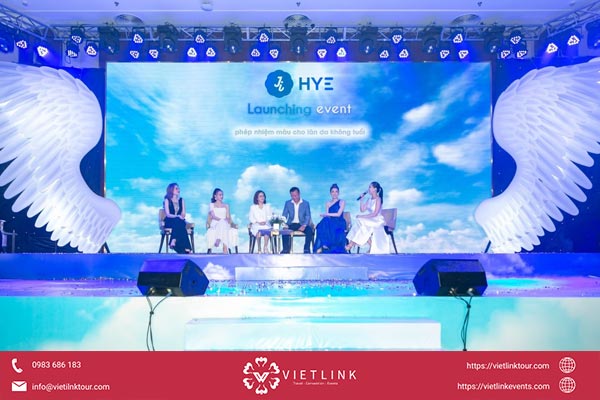 Đây chính là xu hướng mà các doanh nghiệp muốn định vị ở phân khúc cao cấp cần phải nắm bắt. Tổ chức sự kiện ra mắt thương hiệu kết hợp trình diễn nghệ thuật